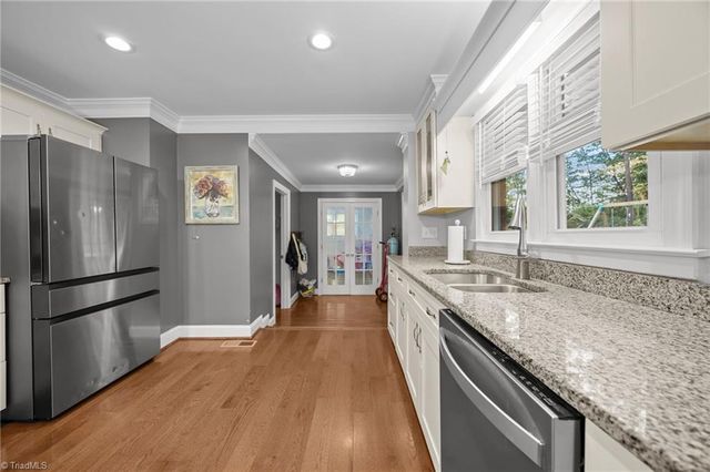 223 S Westwood Avenue, Thomasville, NC 27360