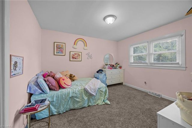 223 S Westwood Avenue, Thomasville, NC 27360