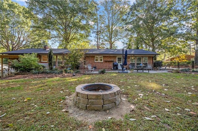 223 S Westwood Avenue, Thomasville, NC 27360