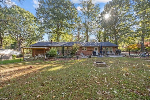 223 S Westwood Avenue, Thomasville, NC 27360