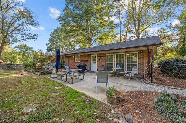 223 S Westwood Avenue, Thomasville, NC 27360