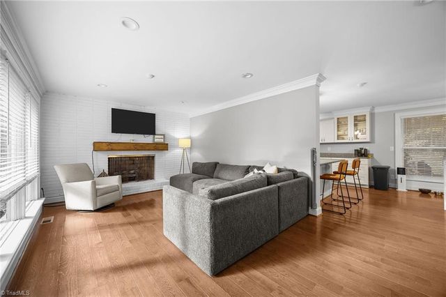 223 S Westwood Avenue, Thomasville, NC 27360