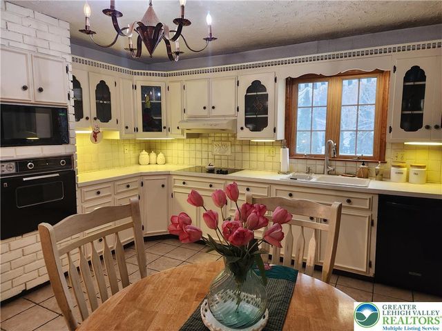 151 Garden Terrace, Nazareth Boro, PA 18064