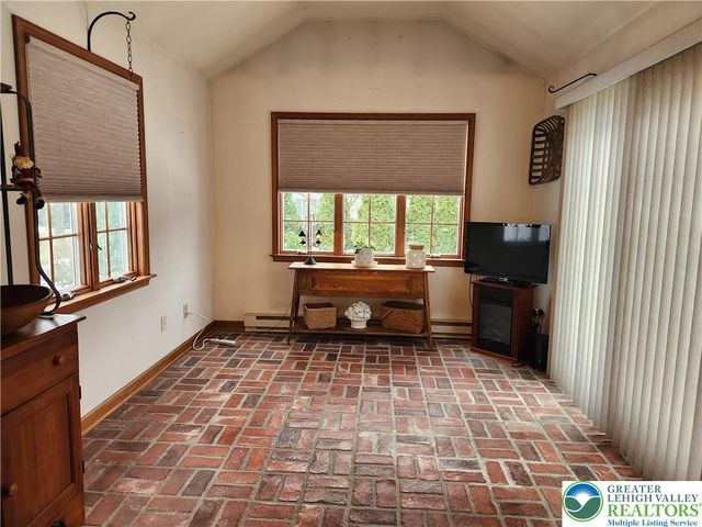 151 Garden Terrace, Nazareth Boro, PA 18064