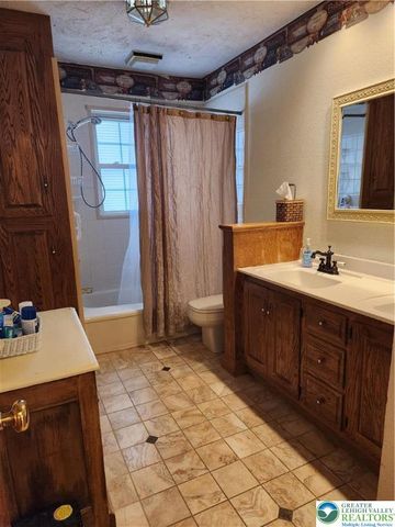 151 Garden Terrace, Nazareth Boro, PA 18064