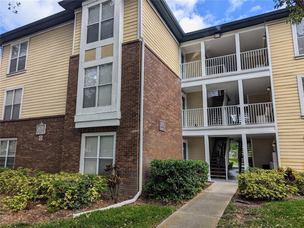 4211 CHATHAM OAK COURT 111, Tampa, FL 33624