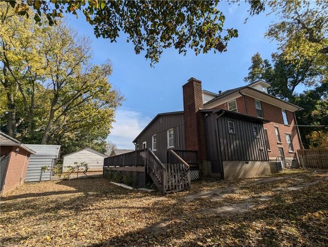 612 W Cherry Street, Nevada, MO 64772