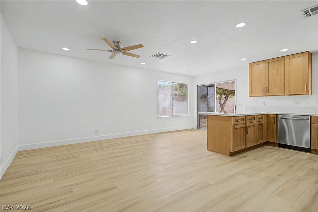 6258 Bayview Circle, Las Vegas, NV 89156 — photo 4