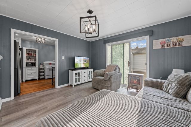 527 E Sunnybrook Drive, Royal Oak, MI 48073