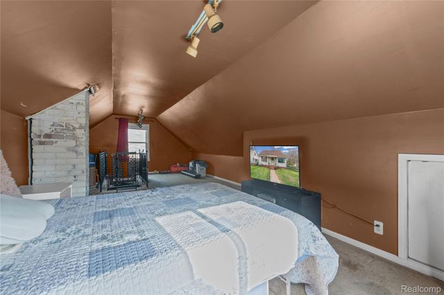 527 E Sunnybrook Drive, Royal Oak, MI 48073