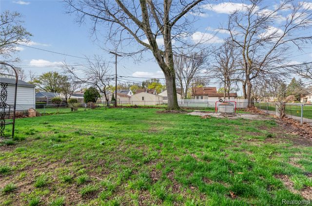 527 E Sunnybrook Drive, Royal Oak, MI 48073