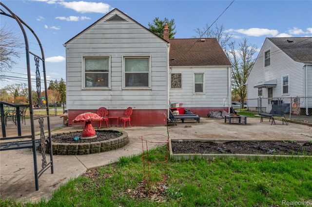 527 E Sunnybrook Drive, Royal Oak, MI 48073