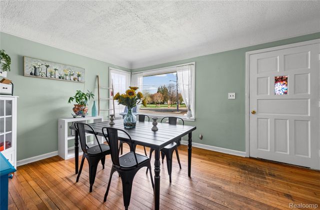 527 E Sunnybrook Drive, Royal Oak, MI 48073