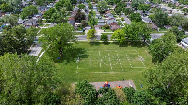 527 E Sunnybrook Drive, Royal Oak, MI 48073