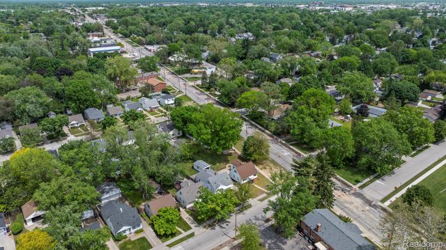 527 E Sunnybrook Drive, Royal Oak, MI 48073