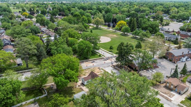 527 E Sunnybrook Drive, Royal Oak, MI 48073