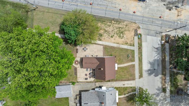 527 E Sunnybrook Drive, Royal Oak, MI 48073