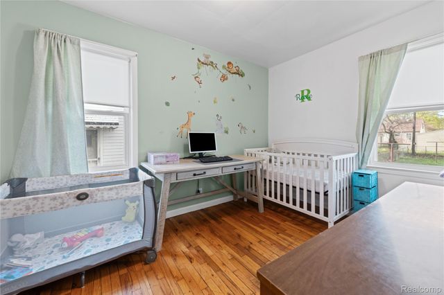 527 E Sunnybrook Drive, Royal Oak, MI 48073