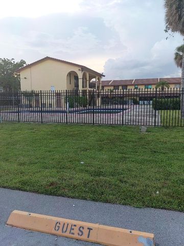 2768 NW 47th Lane 2803, Lauderdale Lakes, FL 33313