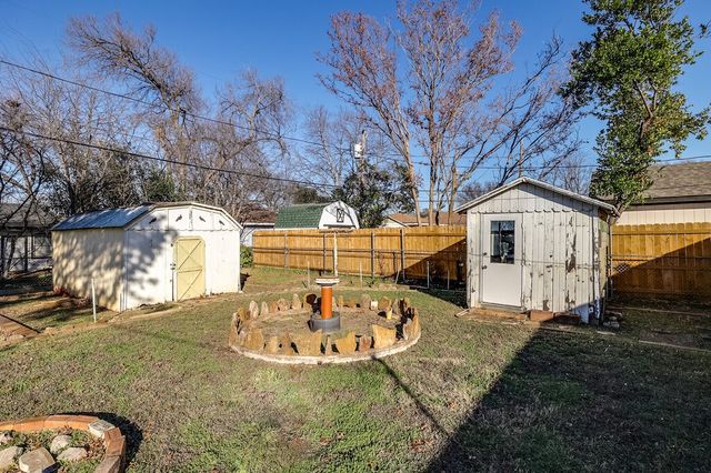 805 E Hammond Street, Fort Worth, TX 76115