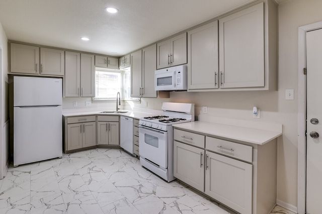 805 E Hammond Street, Fort Worth, TX 76115