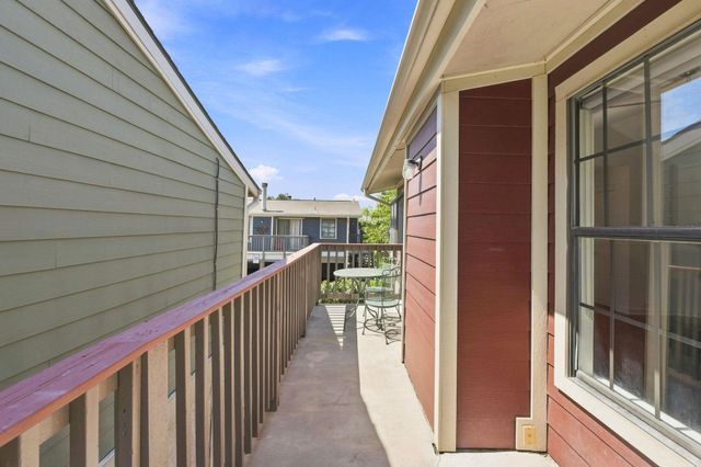 2215 Post RD 2072, Austin, TX 78704