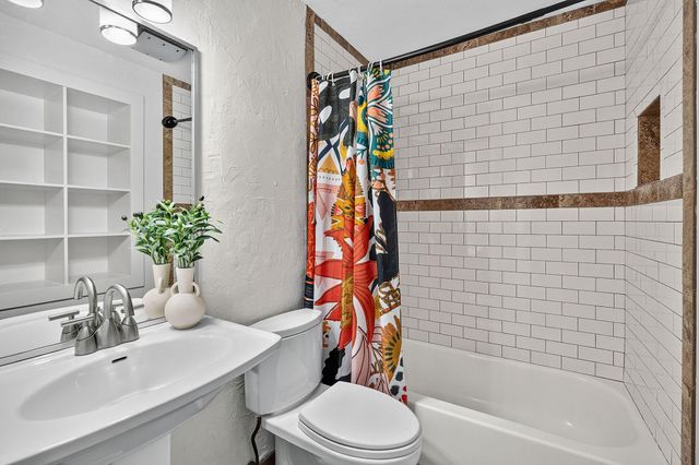 2215 Post RD 2072, Austin, TX 78704