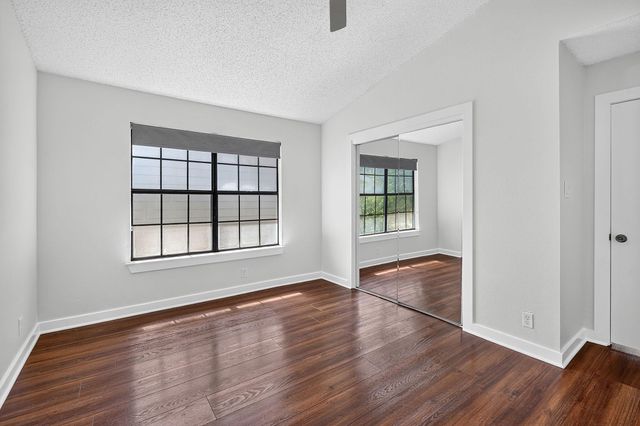 2215 Post RD 2072, Austin, TX 78704