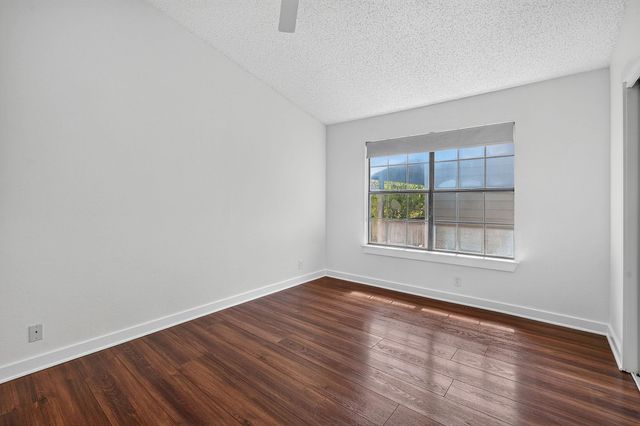 2215 Post RD 2072, Austin, TX 78704