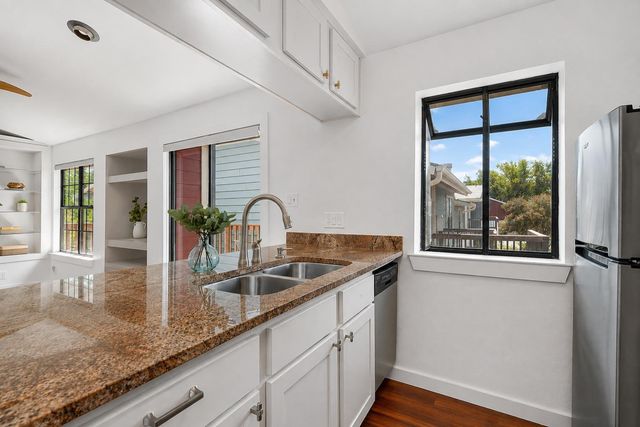 2215 Post RD 2072, Austin, TX 78704