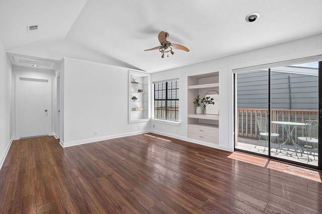 2215 Post RD 2072, Austin, TX 78704