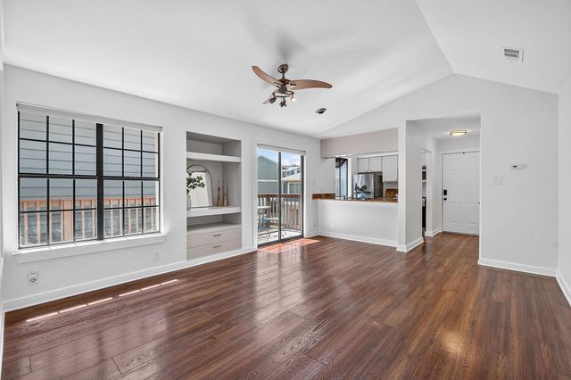 2215 Post RD 2072, Austin, TX 78704