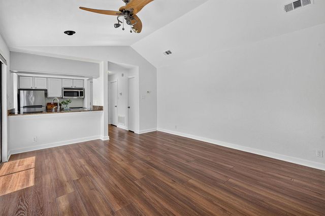 2215 Post RD 2072, Austin, TX 78704