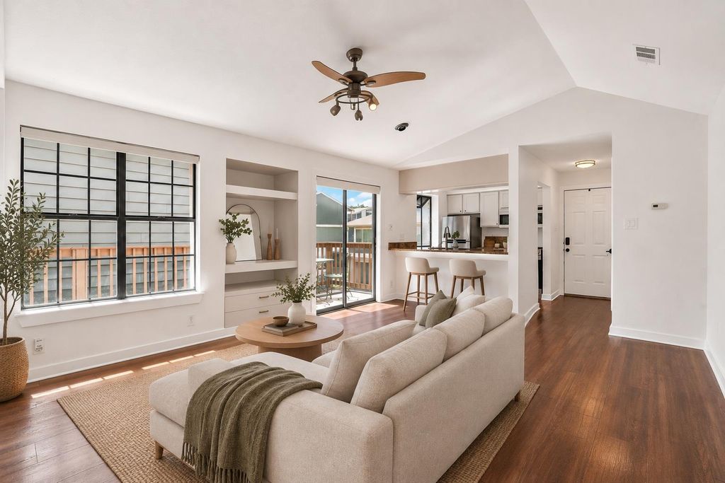 2215 Post RD 2072, Austin, TX 78704