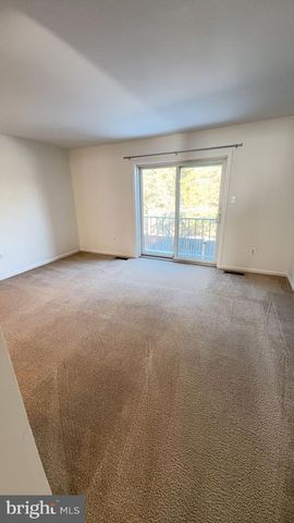 5207 HARBOR COURT DR, Alexandria, VA 22315