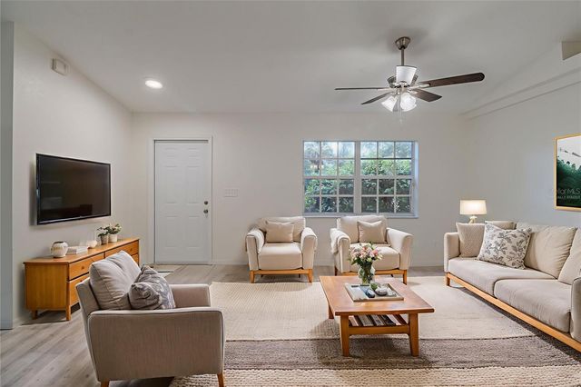 2621 SW HAREM CIRCLE, Port St Lucie, FL 34953