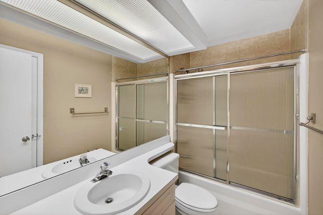 1 Lake Vista Trl Apt 207, Port St Lucie, FL 34952