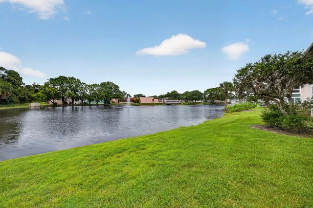 1 Lake Vista Trl Apt 207, Port St Lucie, FL 34952