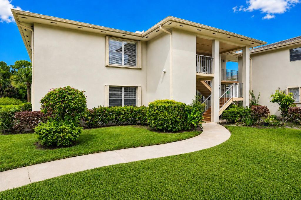 1 Lake Vista Trl Apt 207, Port St Lucie, FL 34952