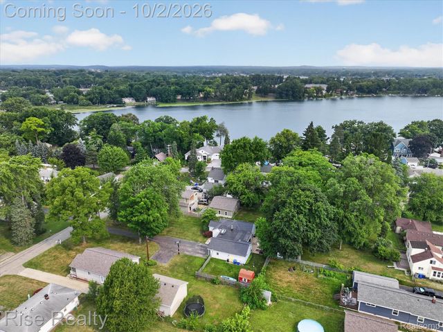 1870 Orchid Street, Waterford Charter Township, MI 48328