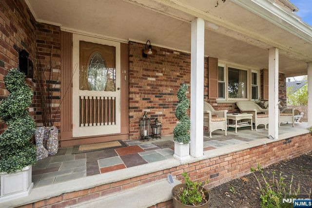 14 Hepworth Place, West Orange, NJ 07052