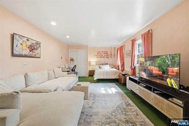 14 Hepworth Place, West Orange, NJ 07052