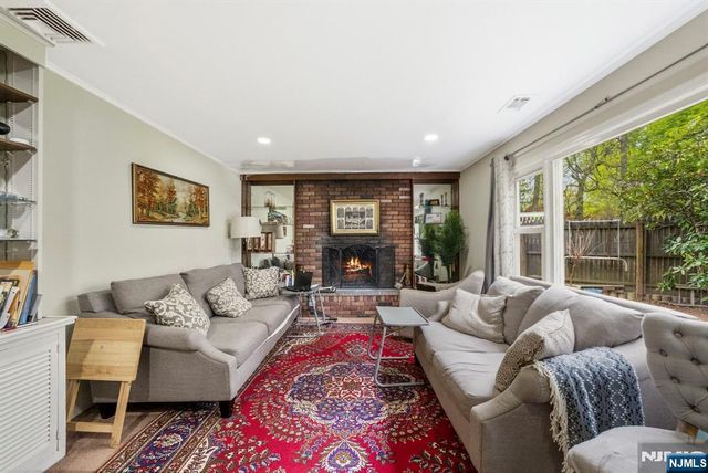 14 Hepworth Place, West Orange, NJ 07052