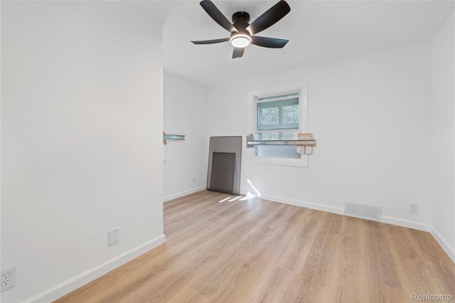 16560 Oakfield Street, Detroit, MI 48235