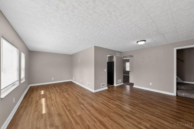 2032 Dallas Avenue, Cincinnati, OH 45239