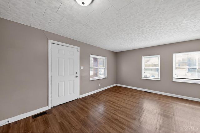 2032 Dallas Avenue, Cincinnati, OH 45239