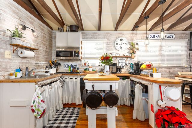 8417 - B State Highway 16 N, Bandera, TX 78003