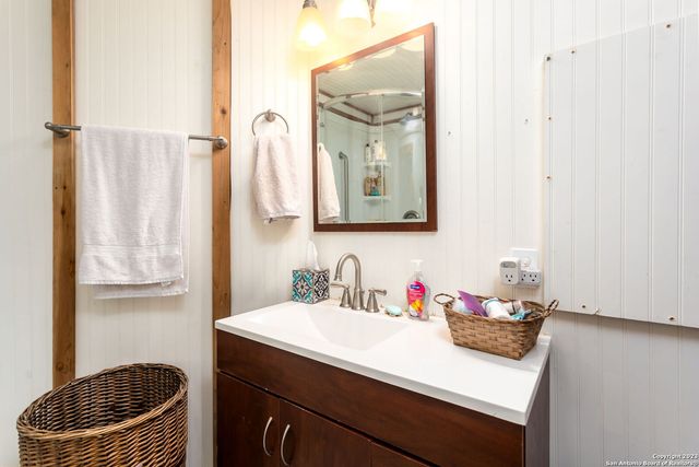 8417 - B State Highway 16 N, Bandera, TX 78003