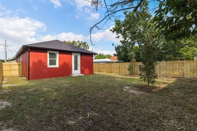 1515 E KNOLLWOOD STREET, Tampa, FL 33610