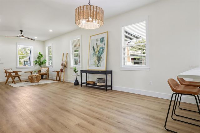 1515 E KNOLLWOOD STREET, Tampa, FL 33610